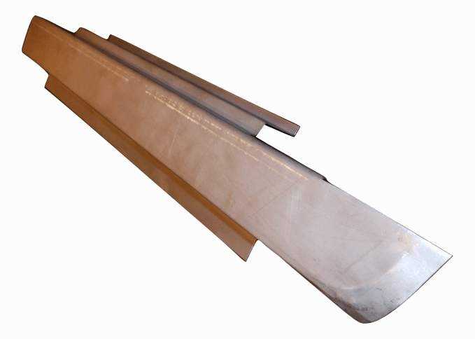 Próg pod drzwi przednie RENAULT TRAFIC 80-01